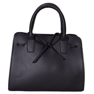 Tote with bow